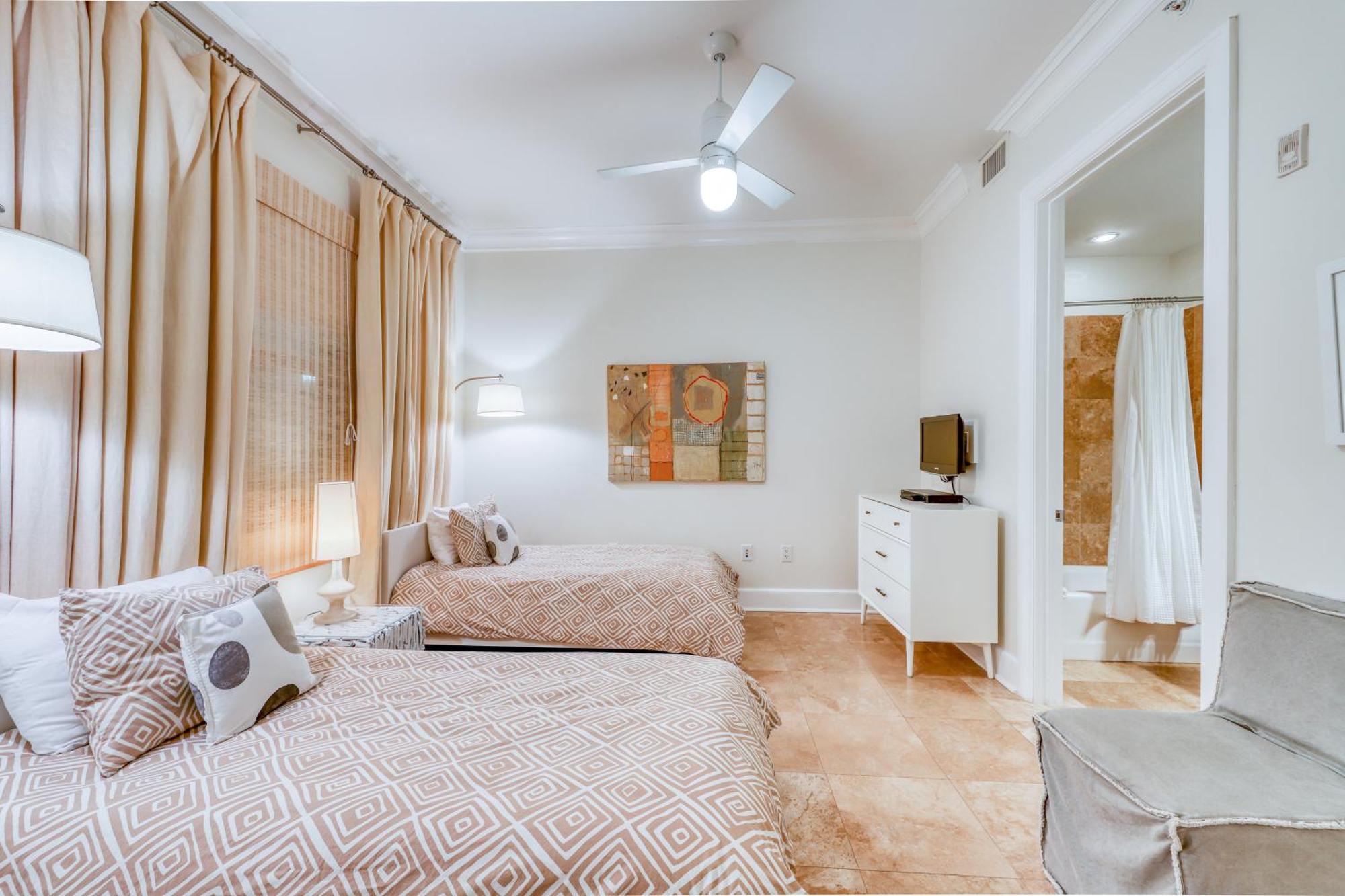 Sanctuary By The Sea Condos 산타로사 비치 객실 사진