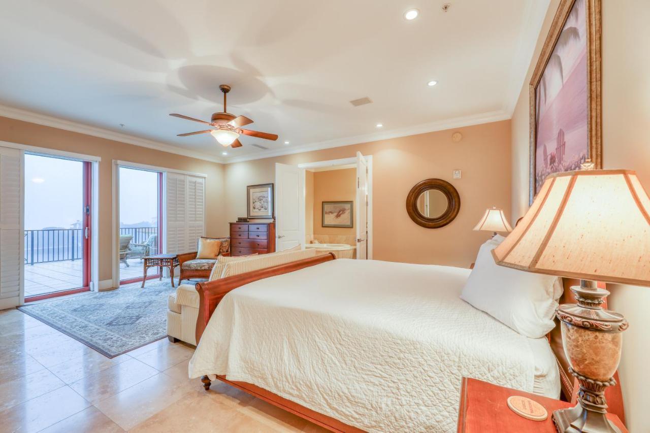 Sanctuary By The Sea Condos 산타로사 비치 외부 사진